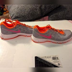 Nike Revolution 2 Sneakers Grey Pink Orange Women's Size 10